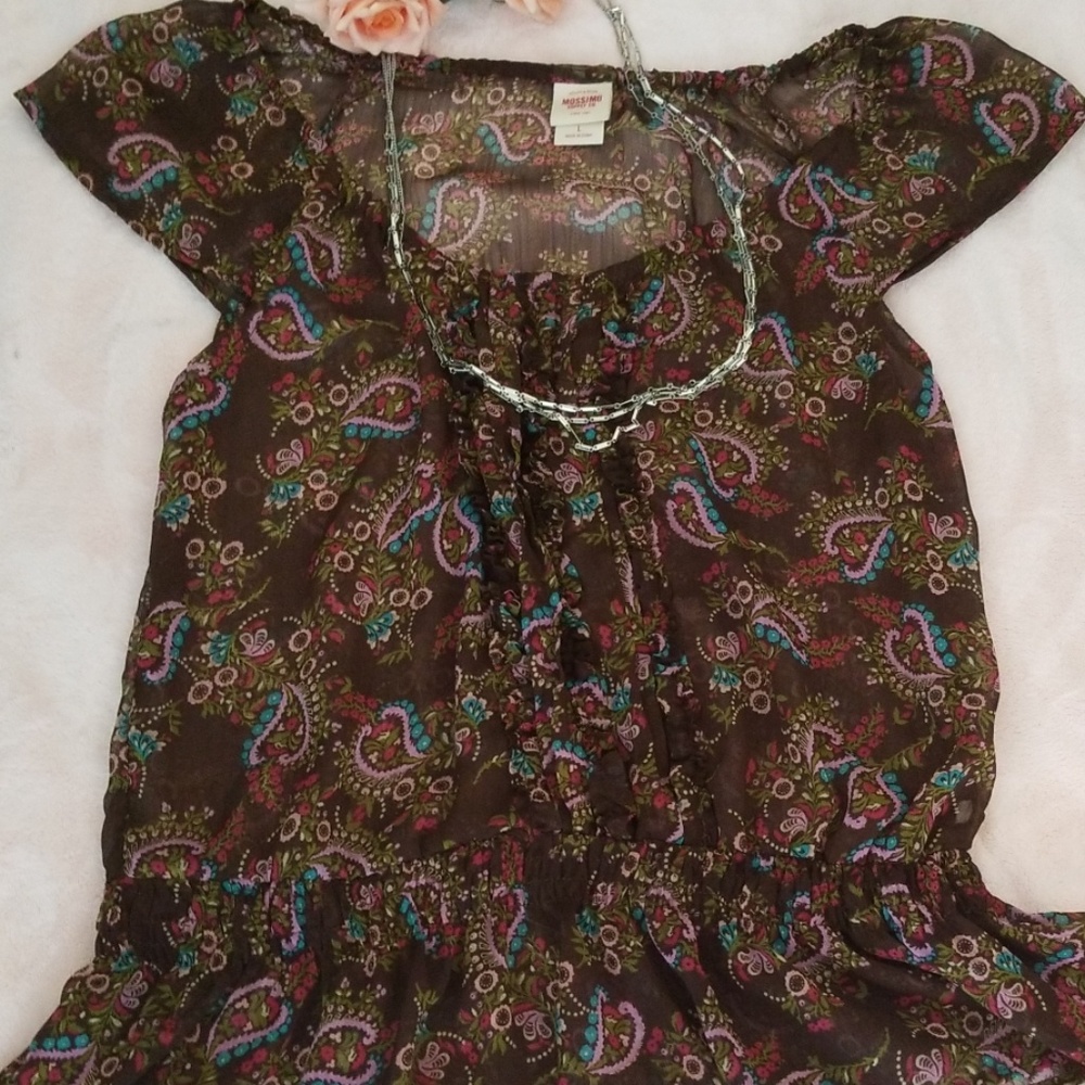Mossimo shirt with silver chain
